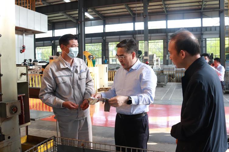 孙道军与长江产业投资集团汽车公司负责人座谈