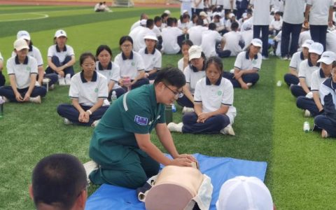 杨林尾镇卫生院防溺水急救知识进校园