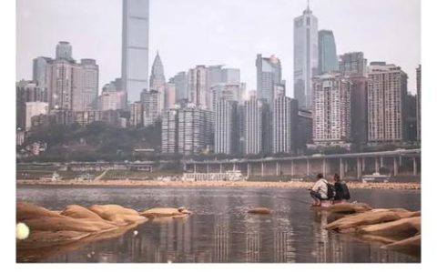 用坚守换城市岁月“净”好