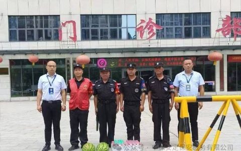 仙桃义工开展“夏日送清凉”公益活动