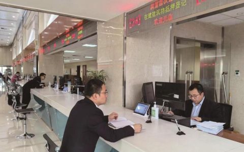 市自然资源和城乡建设局破解群众“办证难”守好居民“安居梦”