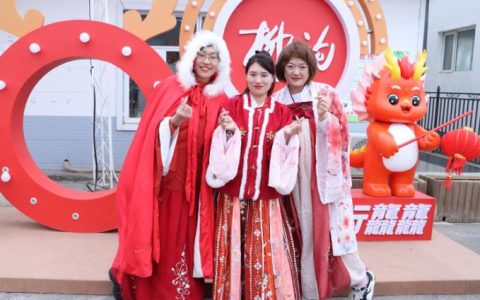 文旅组团花式“宠客”