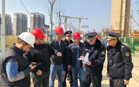 市城市管理执法局清障护畅在行动