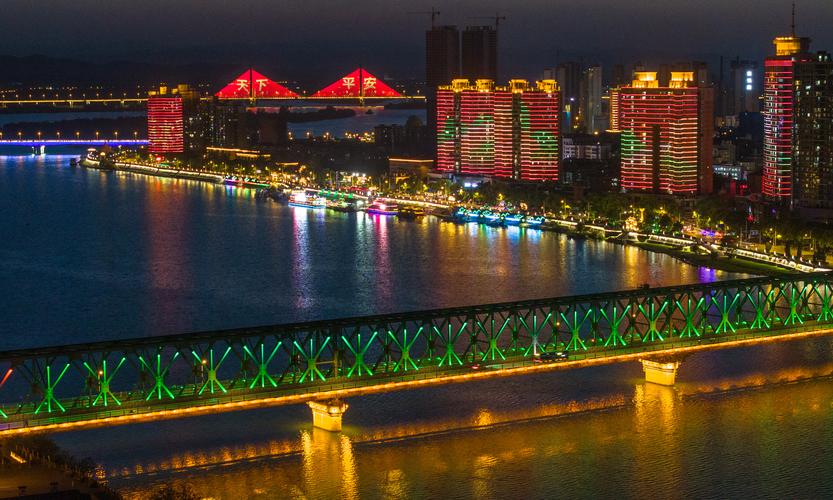 沿江大道汉江奥运公园夜景灯火璀璨
