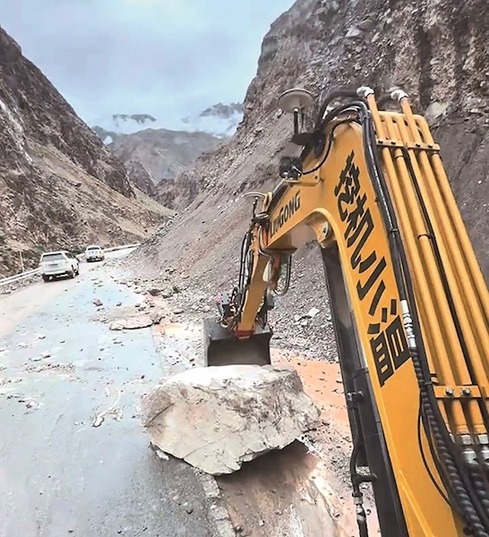 小伙开挖机游中国 一路不忘做好事 6个月游历13省份  坐拥55万粉丝