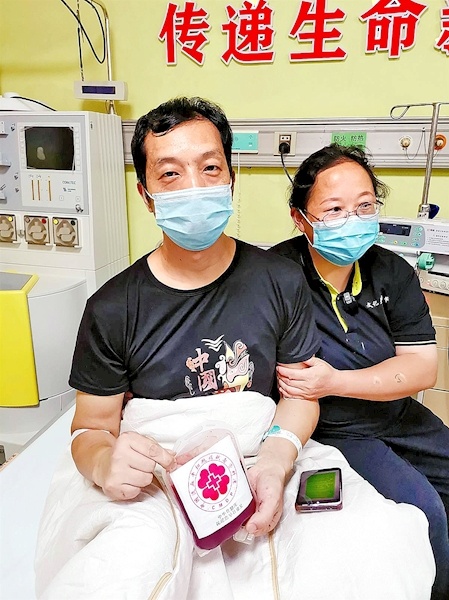 沙洋厨师辞职捐髓救人 多家企业欢迎大爱夫妻入职