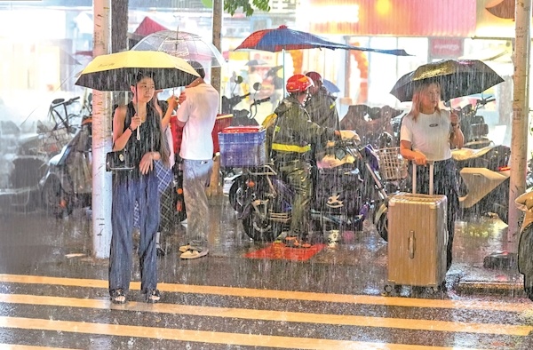 大雨驱散暑热 江城凉快点了