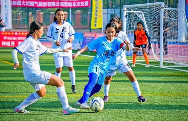 全国青少年女足友谊赛落幕 湖北队获得亚军