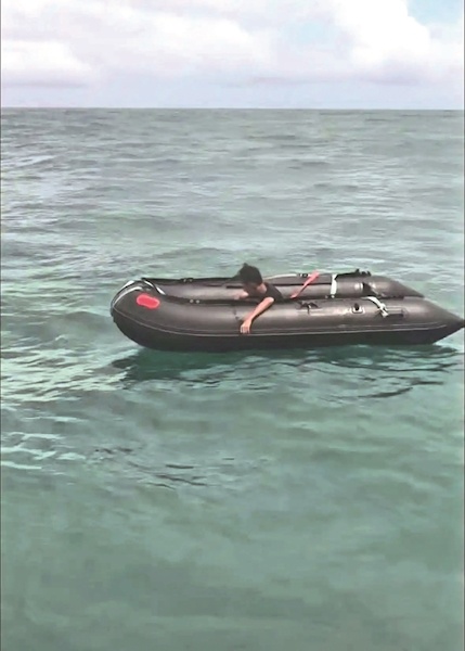 男子乘橡皮艇海上漂流6天 获救时多日未进食  目前在医院接受治疗