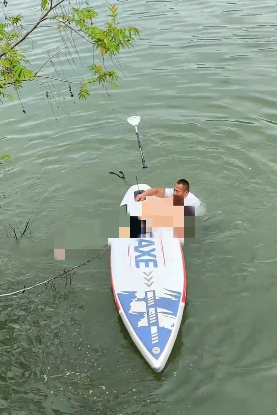 海军退役军人五天两划桨板救人：上次成功了，这次很遗憾