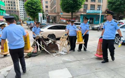 服务民生 | 阳逻街道开展专项行动整治违规占道 释放53处停车位