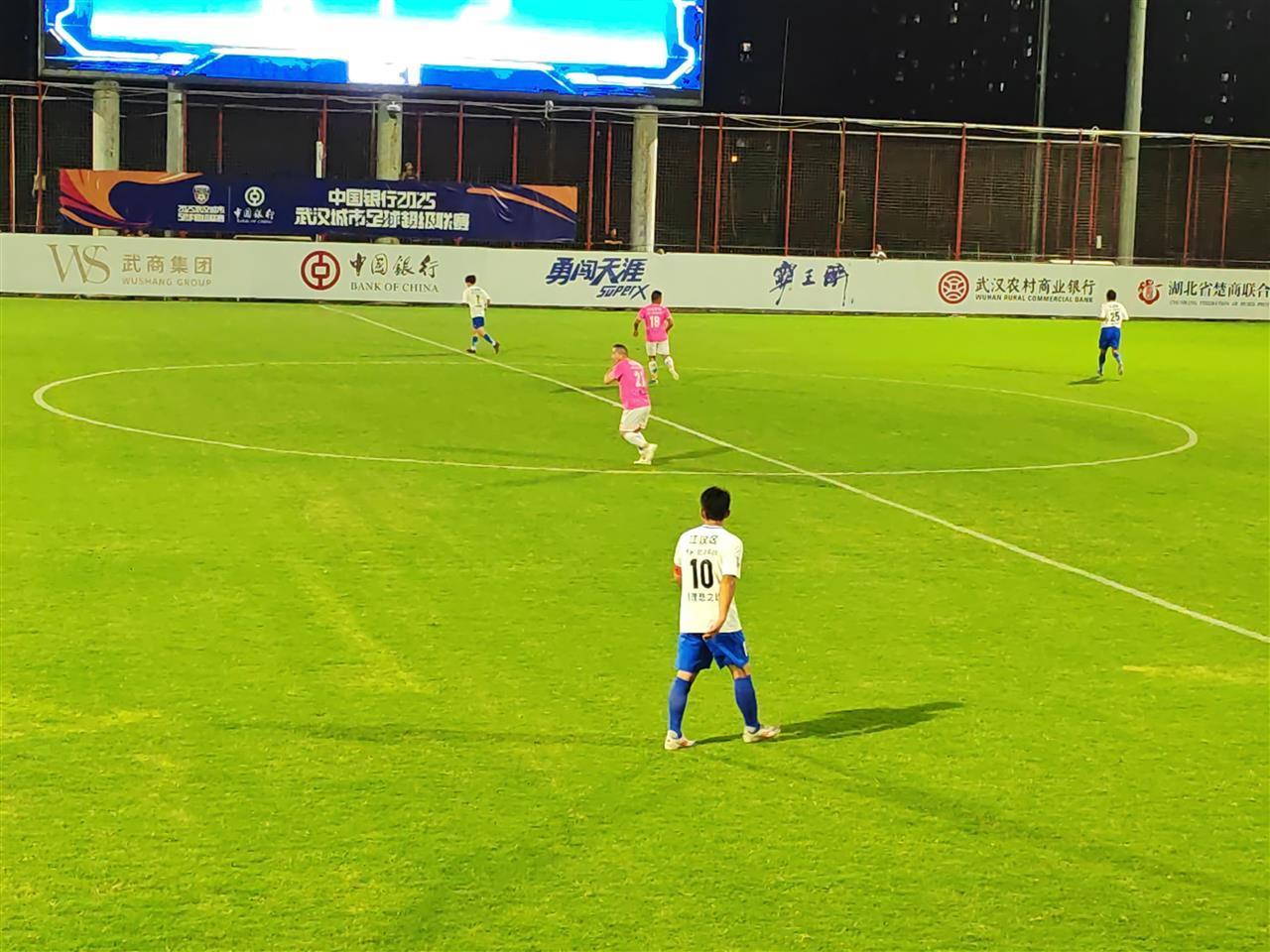 主帅亲自上阵！江汉区队7:2大胜长江新区队
