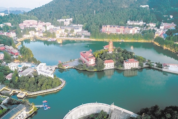 满满满  凉凉凉  冷冷冷 网络大V探秘“赤黄红” 生动展示知音湖北夏日魅力