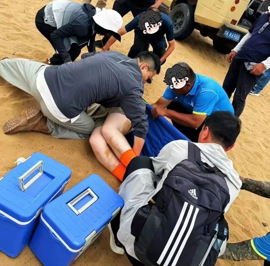 全网点赞的军医夫妇，身份披露