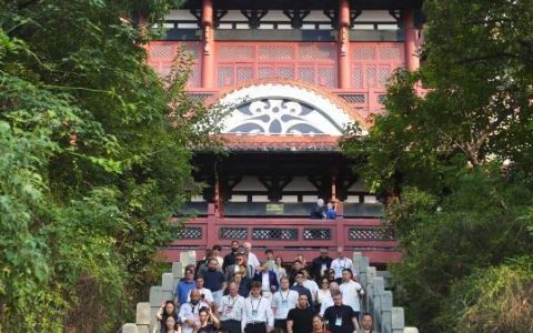 2025世界斯诺克武汉公开赛开杆，国际球星赛前云集东湖