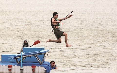 凌波追光游船夏日首航 在东湖，看绝美日出