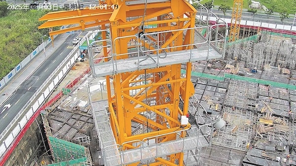 实时监测+AI预警 湖北塔吊安拆系紧“数字安全带”