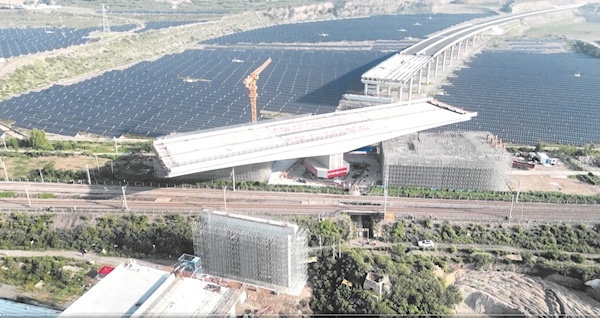 豫冀两地桥梁共舞“高空芭蕾” 四连转+百分钟精准对接  助力京津冀交通提速