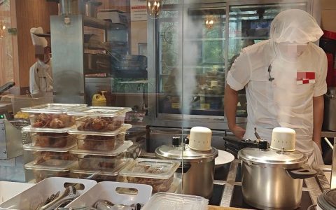 罗永浩宣布“停战”后西贝暂停后厨参观：“老罗”套餐下架，公司及门店最新发声