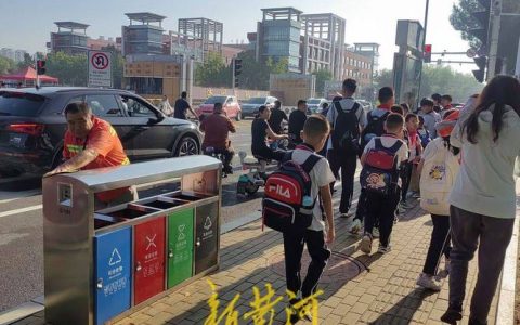 城管服务进校园 携手“净”护学子归