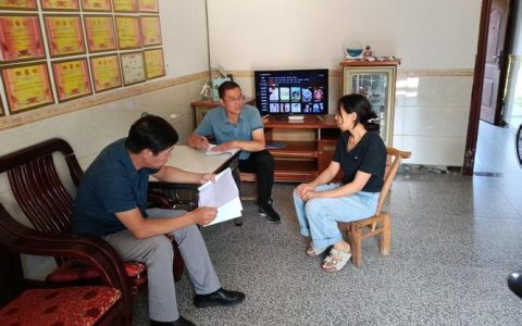 “五访五看”入户 精准施策解忧