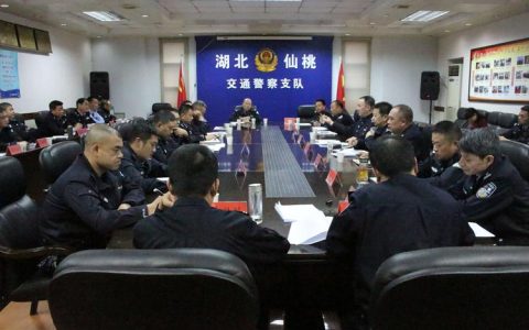 仙桃交警宽严相济整治“五小车辆”