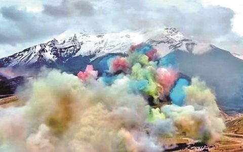 喜马拉雅山“炸山”烟花秀引发质疑 西藏日喀则市成立调查组始祖鸟与蔡国强发文致歉