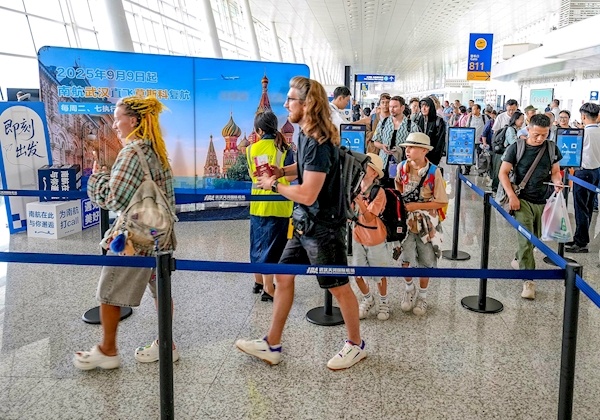 每周执飞两班 飞行时间约9小时 武汉至莫斯科直飞复航