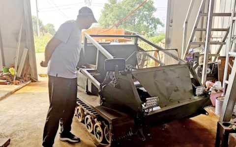 历时近一年  花费20多万元 新洲三小伙造出99A仿真坦克