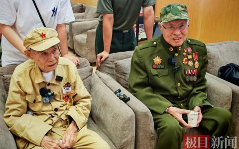 首次来沈迎接烈士遗骸回国，89岁老兵还有一个任务：亲密战友曾像黄继光一样用胸口堵敌人枪口，要在英名碑上找到他名字