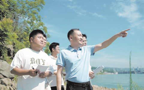 十六年帮千万尾鱼“回家” 这位教授培养百余名长江守护者