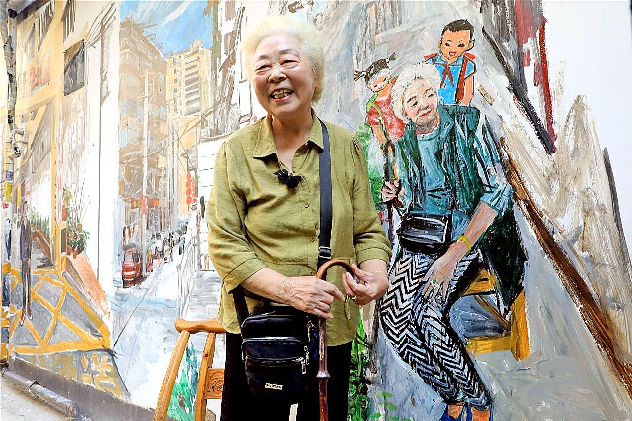 120幅作品见证居民幸福生活变迁 武汉退休教师在小巷墙绘人间烟火