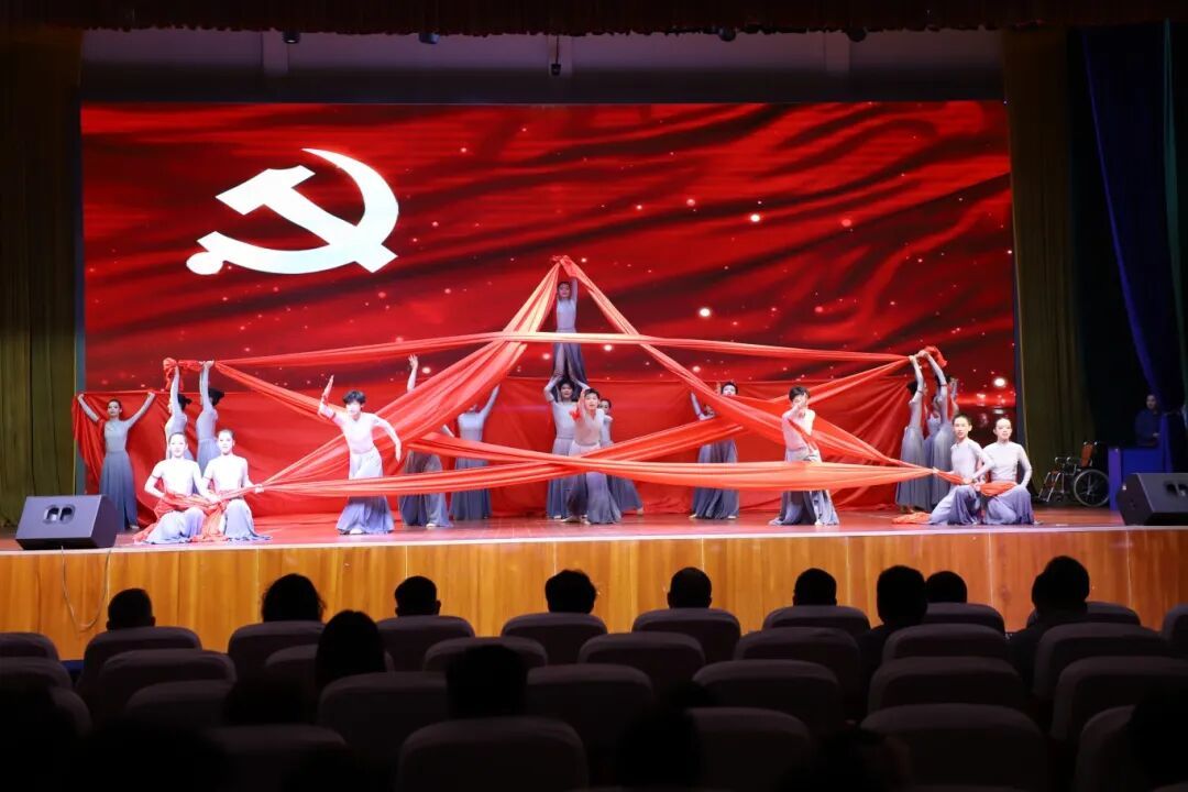 湖北残疾人艺术汇演暨“自强不息”宣讲进高校活动在长江新区举行