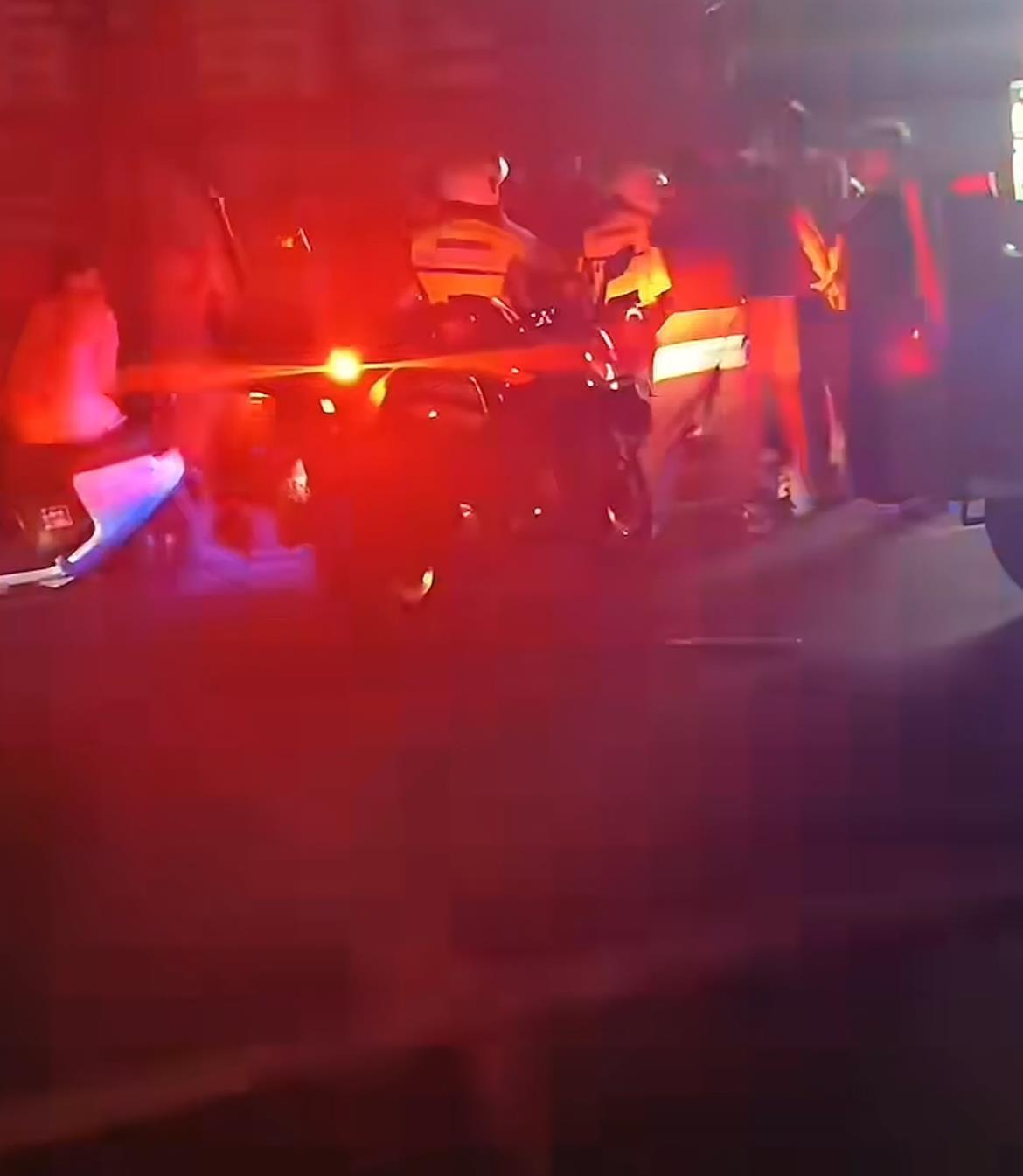 赣州一餐饮店多人打架斗殴，一男子用酒瓶砸伤一人又持刀伤人，警方通报：涉案人员已被采取强制措施