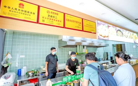 黄陂老板做出口碑爆棚热干面 用极致标准保证品质  以不凡匠心立下标杆