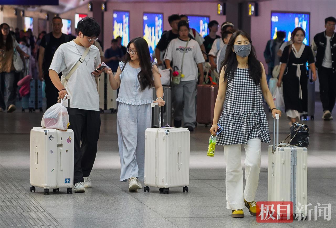 2025年全国铁路暑运圆满收官