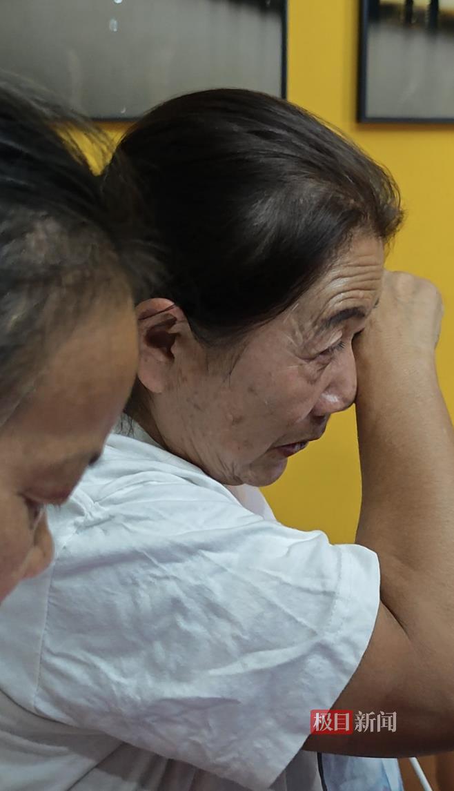 “山东入室抢婴案”宣判前夜，杜小华等多位寻子家长赶来，这一幕令人泪目