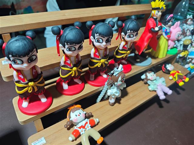 宜荆荆恩联袂展演 三十余项非遗点亮南门之夜