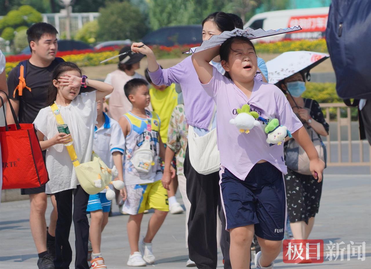 国庆假期第五天，武汉“炎”值在线，最高气温达33℃