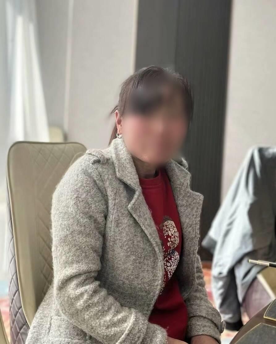 农妇收玉米遇山体垮塌失联超100小时，官方称采矿引发地质形变塬面裂缝后雨水渗入致垮塌，家属发声