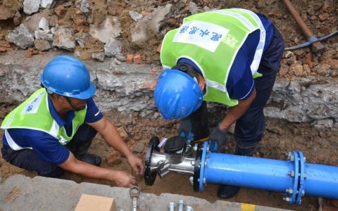 市自来水公司打通老旧小区供水“最后一公里”