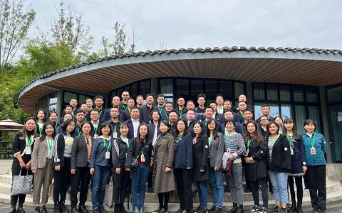 40多位青年走进稻荷鳝园交友联谊