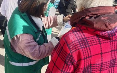 便民超市夫妇的温暖坚守