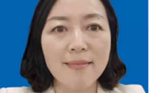 妙笔丹青绘人生——记市政协委员、湖北丹青广告传媒有限公司总经理黄丹