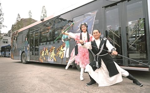 三位“大侠”从数千名司机中脱颖而出 襄阳“侠义公交”    让金庸武侠走进现实