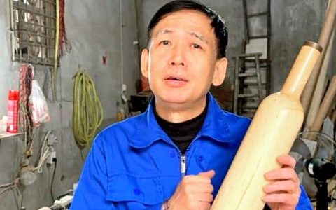 男子悬赏百万用车床造“整体木瓶” 有人几小时做出，他却拒付奖金：对方没遵守规则