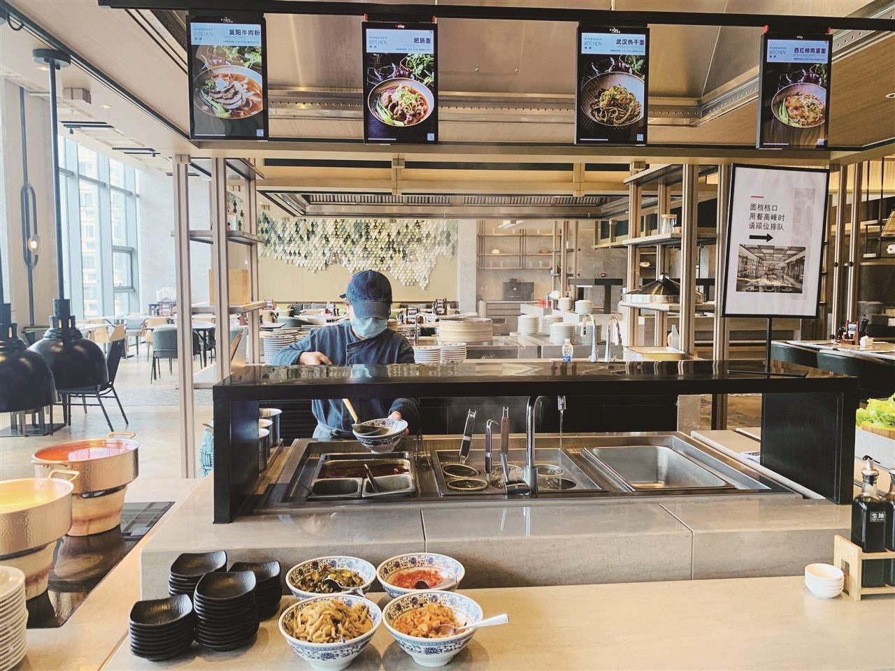 过早套餐不超10元  盒饭二三十元一份 武汉豪华酒店纷纷做起平价堂食