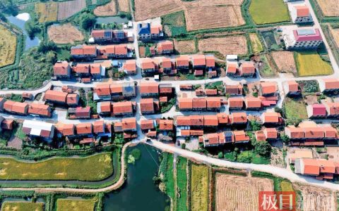 乡贤呼吁，76人捐款37万，10天铺就680米乡村路