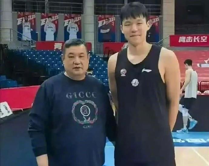 52岁男篮名宿徐长锁因病去世，杨瀚森发文缅怀恩师，朋友：他还培养了丁彦雨航等多位知名运动员
