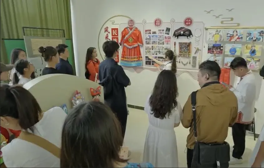 石榴结籽同心聚 逐梦新区青年行——长江新区开展民族青年团结进步创建研学活动